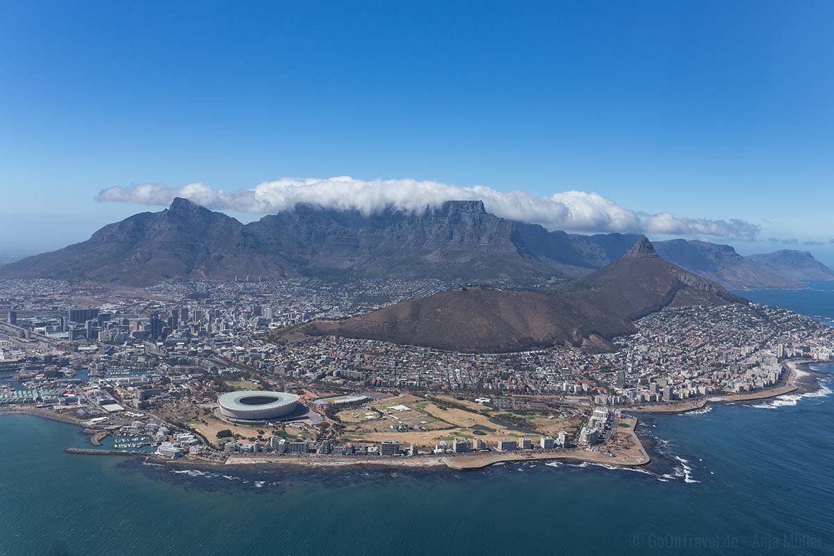 Ein absolutes Highlight aus meiner Südafrika Rundreise: Der Blick auf Kapstadt vom Hubschrauber aus