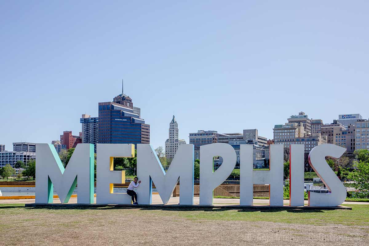 Vom Mud Island River Park hast du einen guten Blick auf die Skyline von Memphis