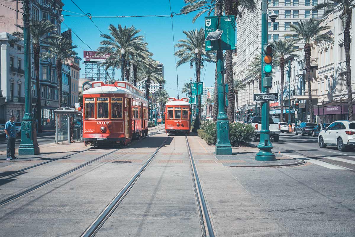 Canal Street mit ihren historischen Straßenbahnen