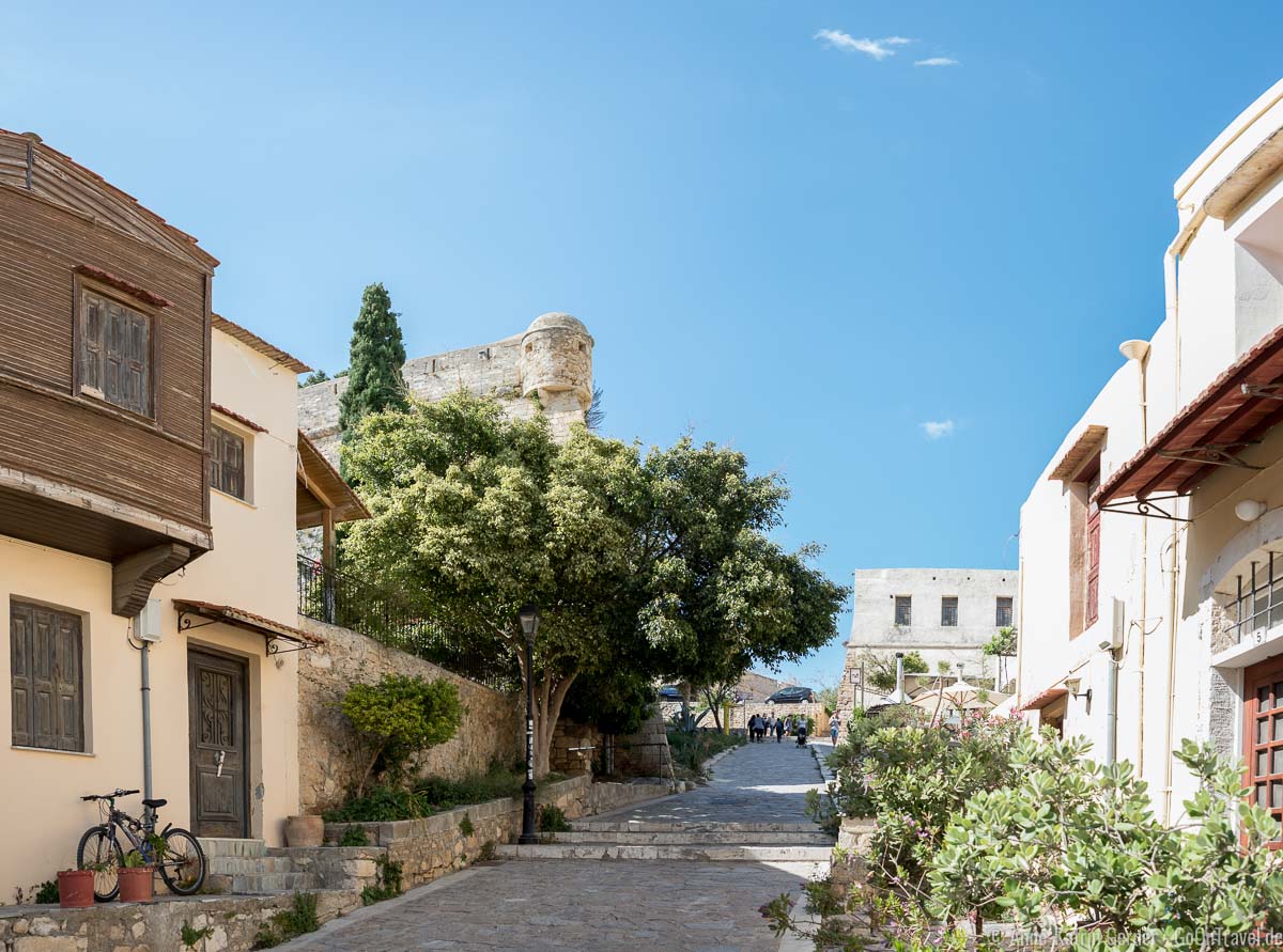 Weg zur Festung aus der Altstadt