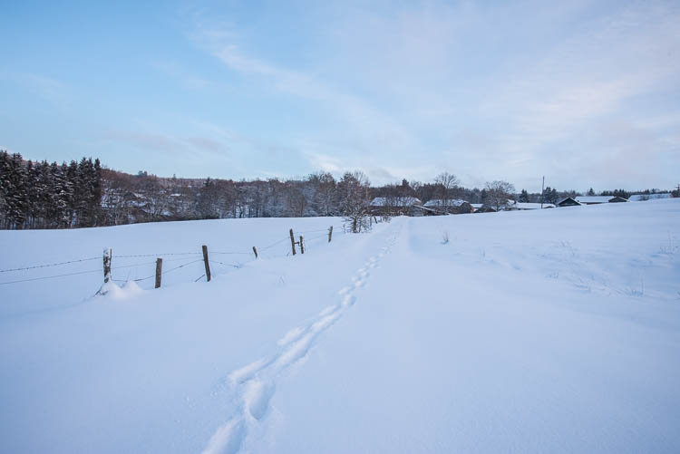 Neuville versinkt im Schnee